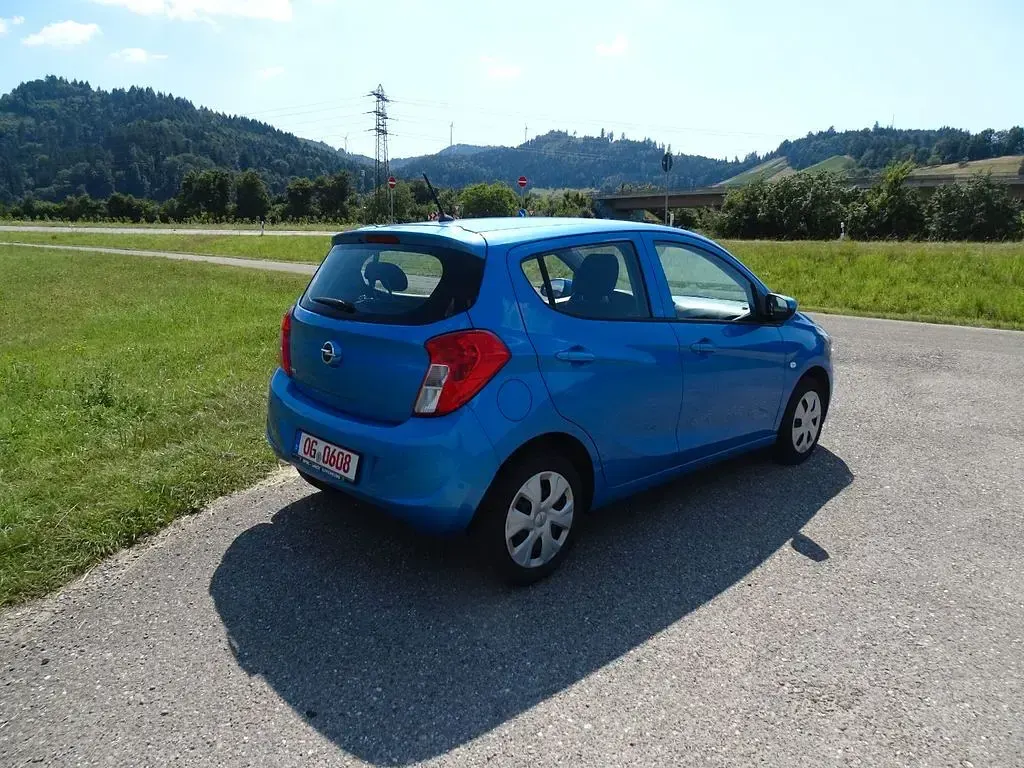 Używany Opel Karl Edition 73 KM (53 kW) 2018 Niebieski Hatchback