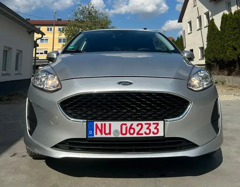 Gebraucht Ford Fiesta Trend 71 PS (52 kW) 2017 Silber Kleinwagen