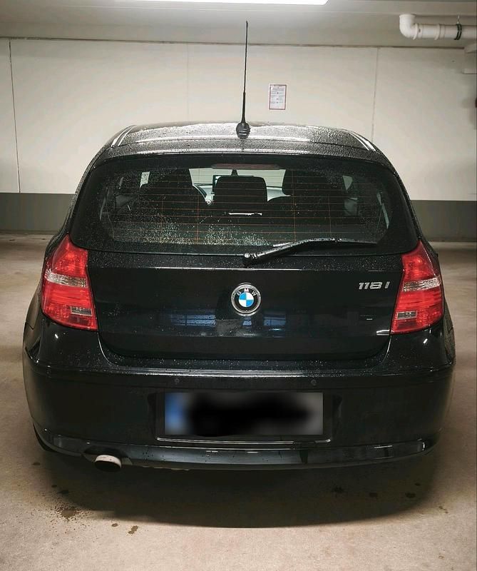 Gebraucht BMW 118 143 PS (105 kW) 2007 Schwarz Kleinwagen