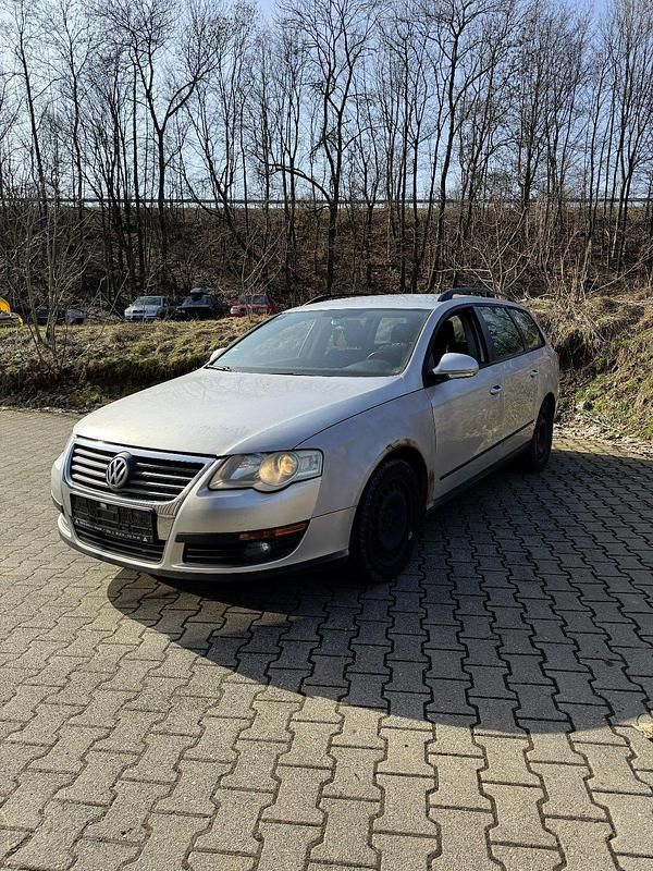 Gebraucht VW Passat 102 PS (75 kW) 2005 Silber Kombi