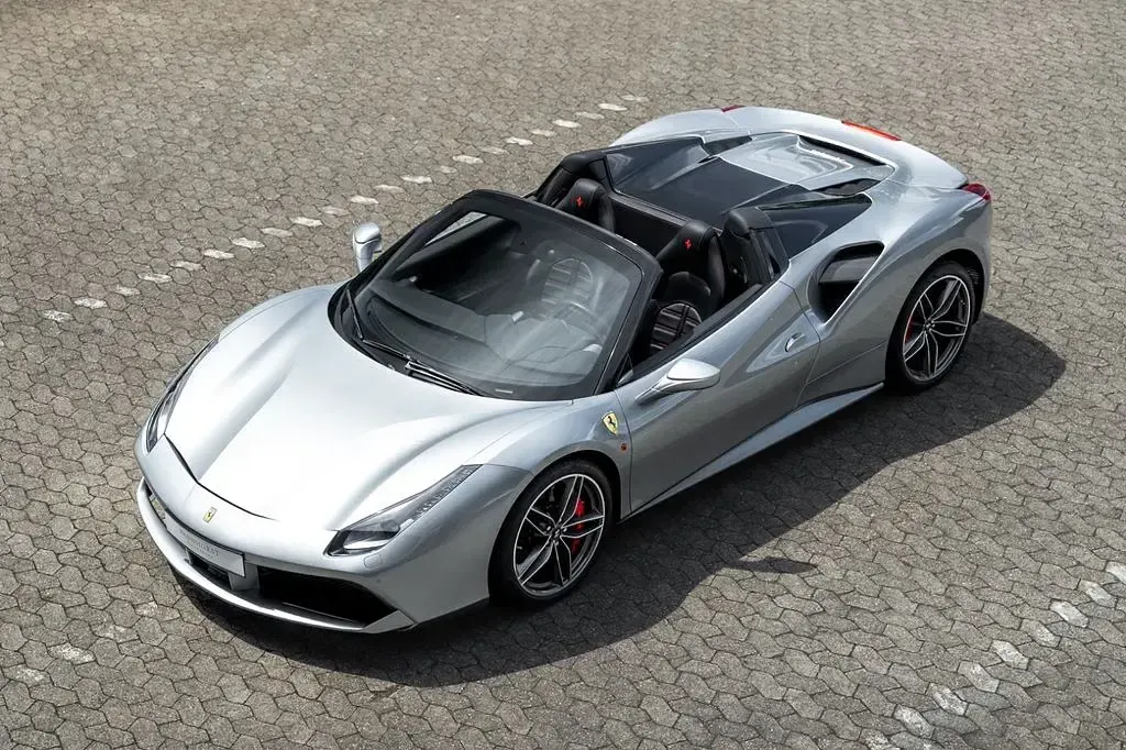 Gebraucht Ferrari 488 669 PS (492 kW) 2019 Grau Cabrio