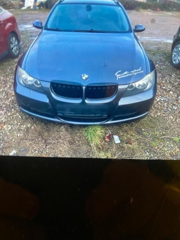 Schwarz Gebraucht 2008 BMW 320 Kombi | 1.999 € (Superpreis) - Bild 1/4