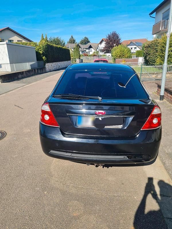 Gebraucht Ford Mondeo 155 PS (114 kW) 2005 Schwarz Limousine