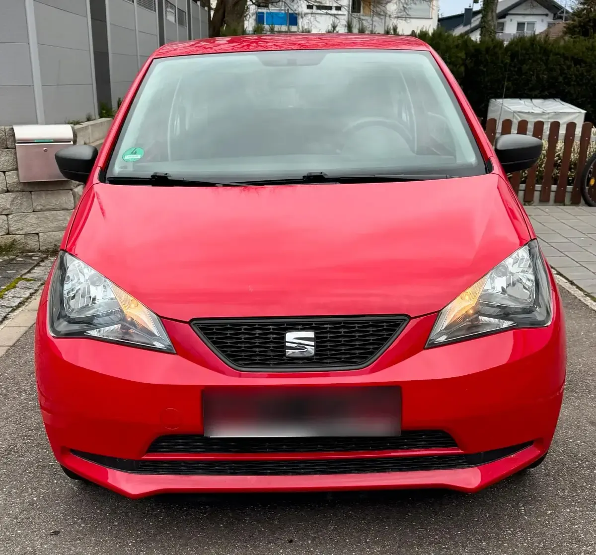 Używany Seat Mii Reference 60 KM (44 kW) 2014 Czerwony Hatchback
