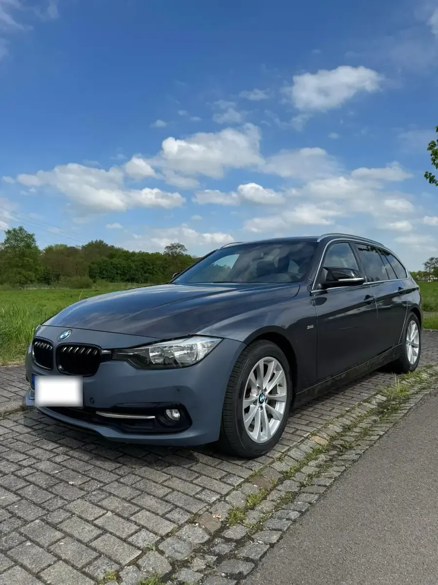 Gebraucht BMW 318 Sport Line 136 PS (100 kW) 2016 Grau Kombi