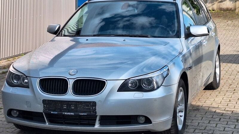 Silber Gebraucht 2004 BMW 530 Comfort Edition Kombi | 2.500 € (Guter Preis) - Bild 1/4