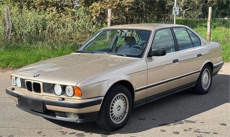 Gold Gebraucht 1993 BMW 525 Limousine | 8.900 € - Bild 1/4