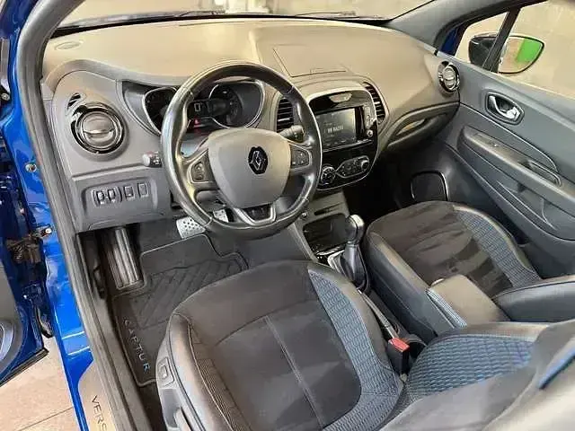 Używany Renault Captur Version S 150 KM (110 kW) 2019 Niebieski SUV