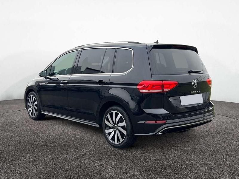 Gebraucht VW Touran Highline 150 PS (110 kW) 2025 Schwarz Van / Kleinbus