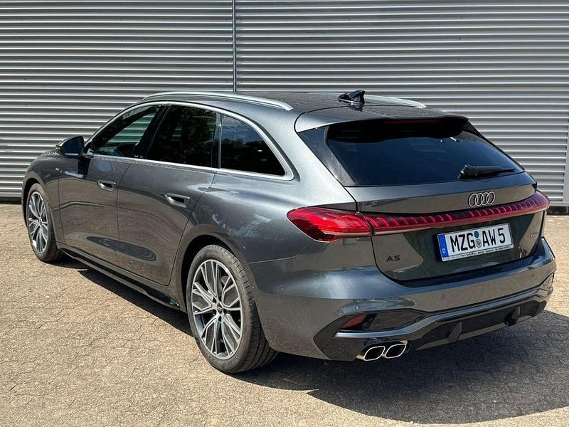 Gebraucht Audi A5 S-Line 204 PS (150 kW) 2025 Grau Coupé
