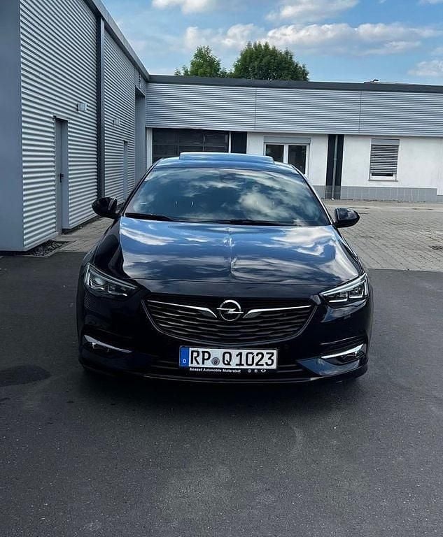 Gebraucht Opel Insignia Dynamic 165 PS (121 kW) 2017 Blau Limousine