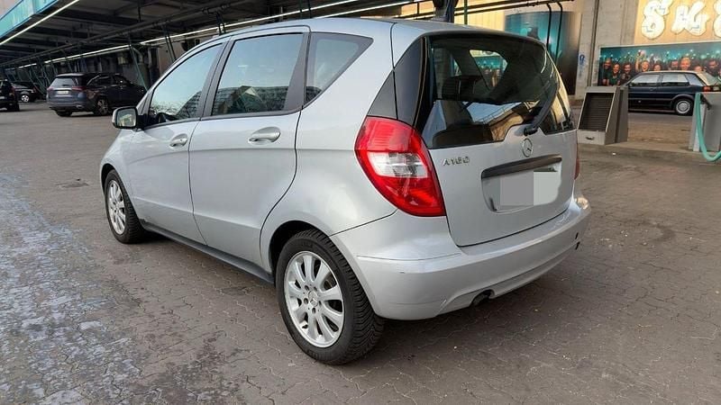 Gebraucht Mercedes A160 95 PS (69 kW) 2011 Silber Kleinwagen