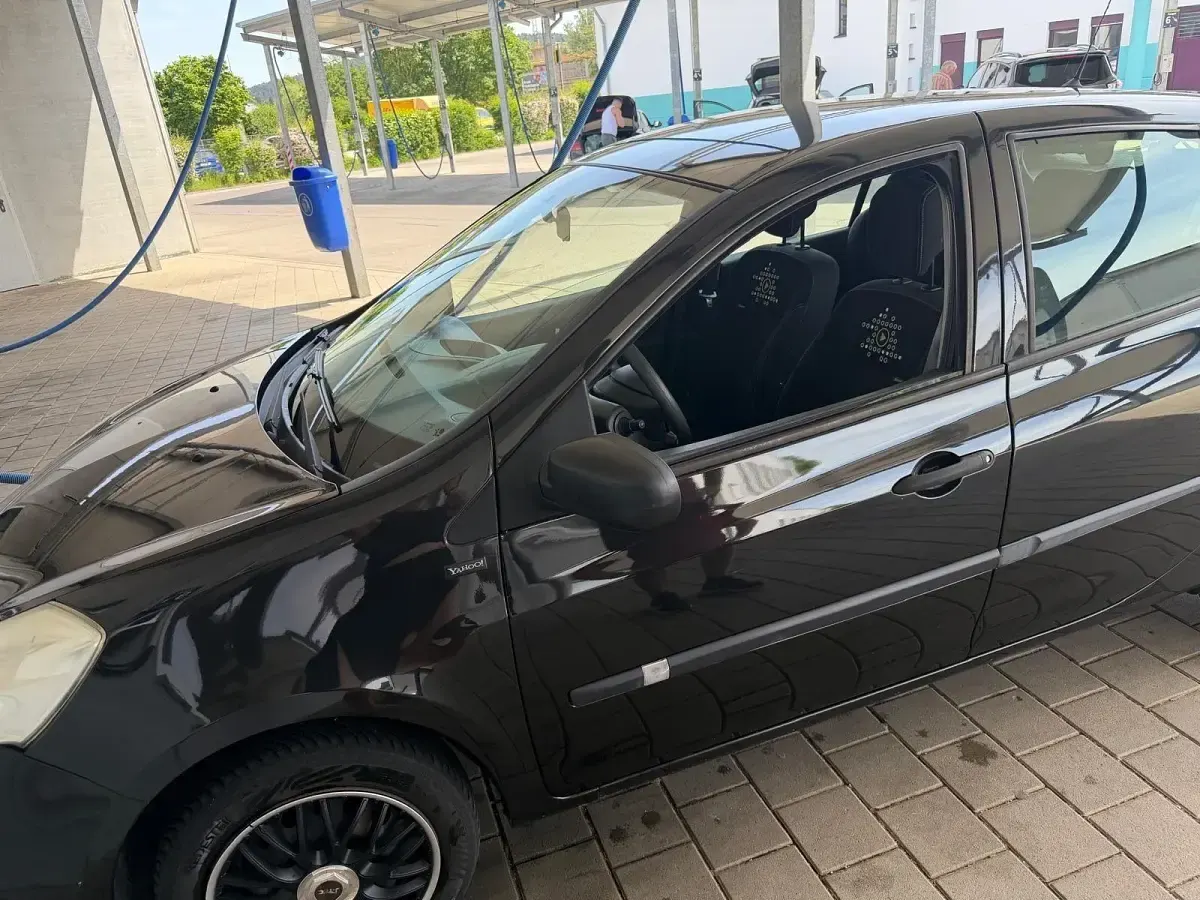 Gebraucht Renault Clio IV Expression 75 PS (55 kW) 2012 Schwarz Kleinwagen
