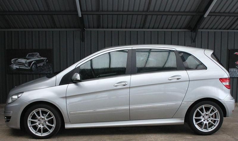 Gebraucht Mercedes B170 116 PS (85 kW) 2009 Silber Van / Kleinbus