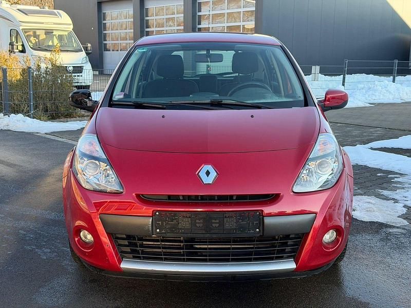 Gebraucht Renault Clio II Dynamique 101 PS (74 kW) 2009 Rot Kleinwagen