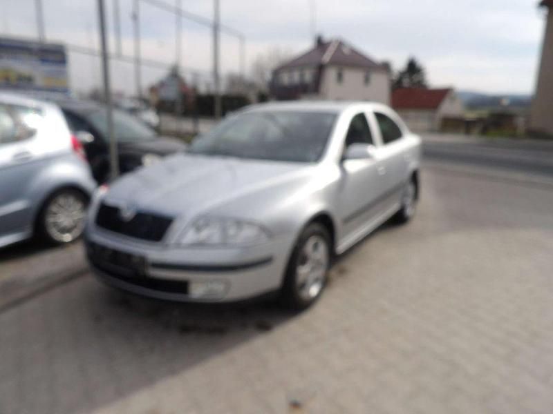 Gebraucht Skoda Octavia Elegance 102 PS (75 kW) 2009 Silber Limousine