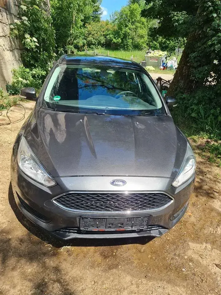 Gebraucht Ford Focus Ambiente 101 PS (74 kW) 2014 Limousine