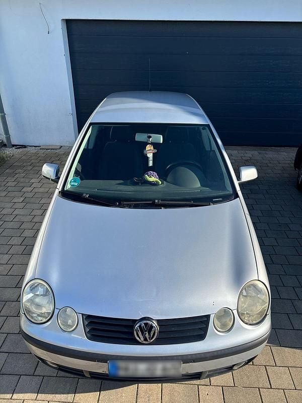 Second-hand VW Polo 75 CP (55 kW) 2005 Argintiu Hatchback