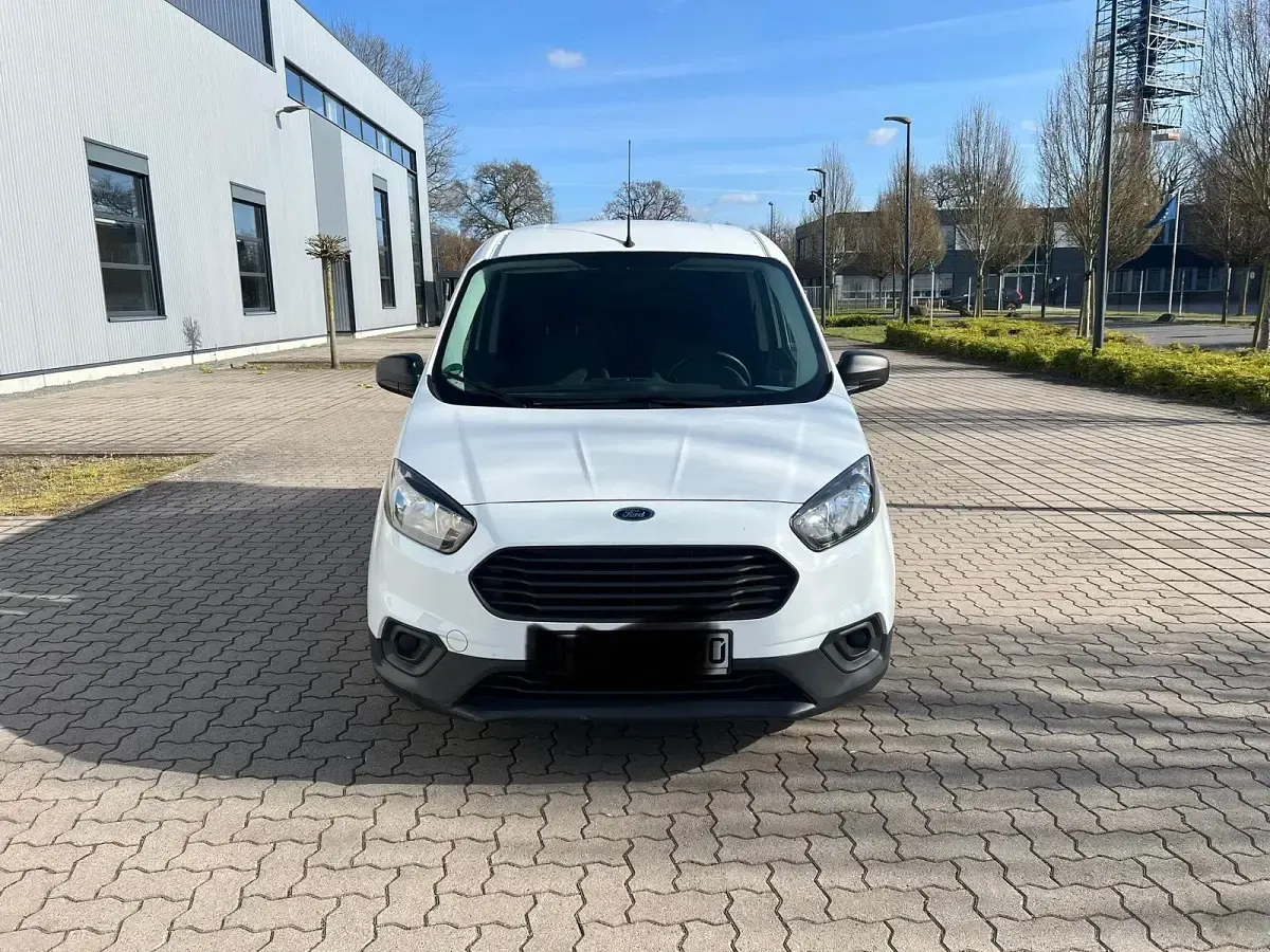 Used Ford Transit 75 HP (55 kW) 2017 White Minivan