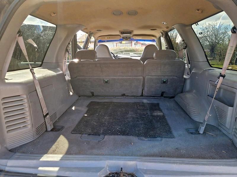 Second-hand Ford V8 230 CP (169 kW) 1998 Negru Berlinǎ