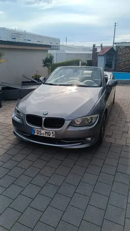 Gebraucht BMW 330 Cabriolet Exclusive 245 PS (180 kW) 2011 Grau Cabrio