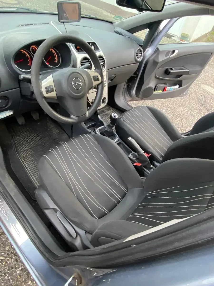 Gebraucht Opel Corsa 80 PS (58 kW) 2008 Silber Kleinwagen