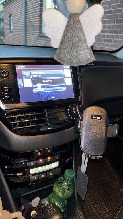 Gebraucht Peugeot 208 Allure 99 PS (72 kW) 2017 Rot Kleinwagen