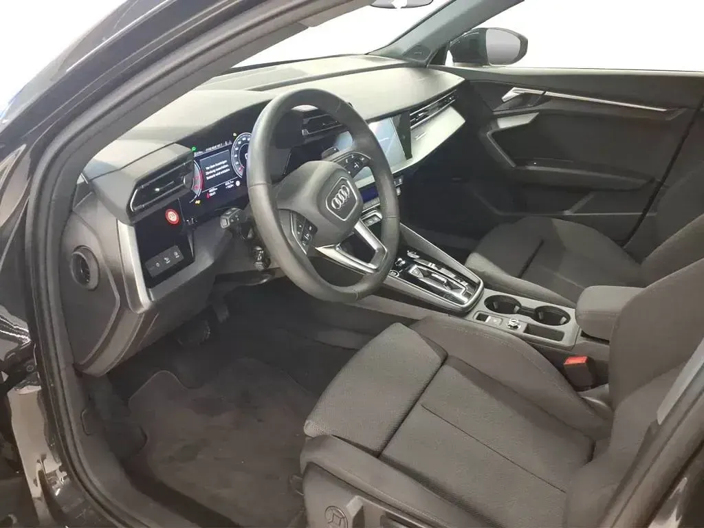 Second-hand Audi A3 Advanced 150 CP (110 kW) 2025 Gri Berlinǎ