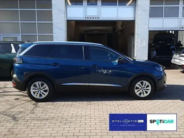 Gebraucht Peugeot 5008 Allure 177 PS (130 kW) 2021 Blau SUV