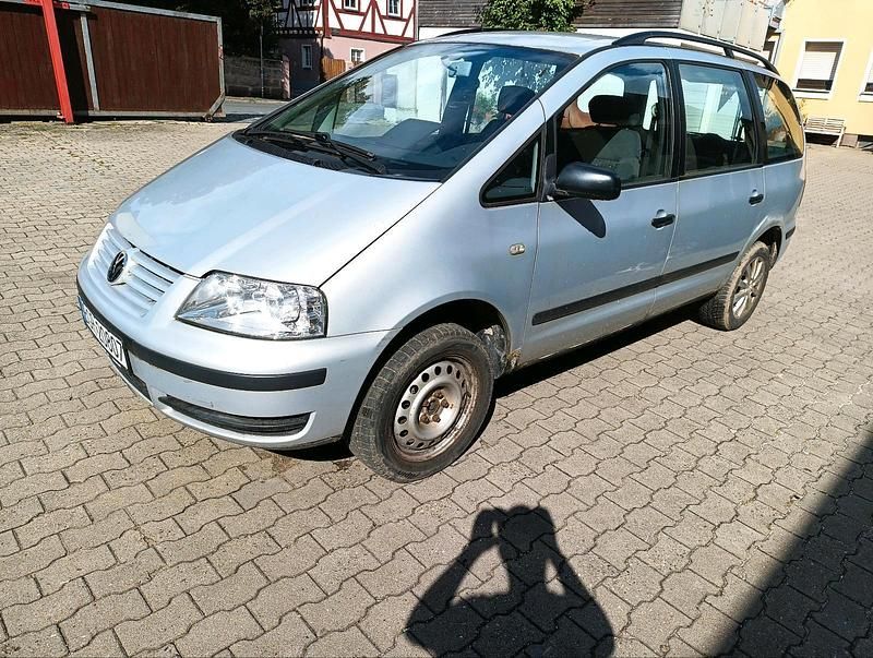 Silber Gebraucht 2002 VW Sharan Van / Kleinbus | 500 € - Bild 1/4