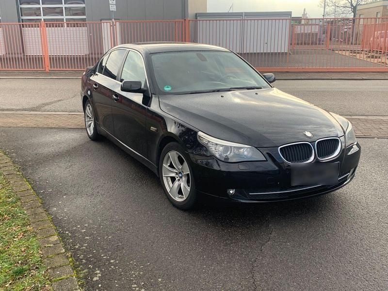 Second-hand BMW 520 177 CP (130 kW) 2008 Negru Berlinǎ