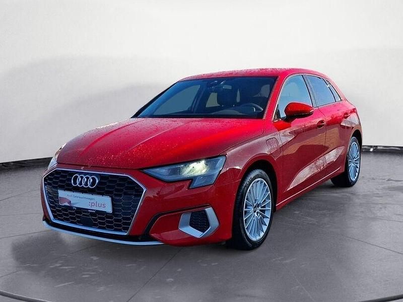 Gebraucht Audi A3 e-tron Ambiente 109 PS (80 kW) 2022 Rot Kleinwagen