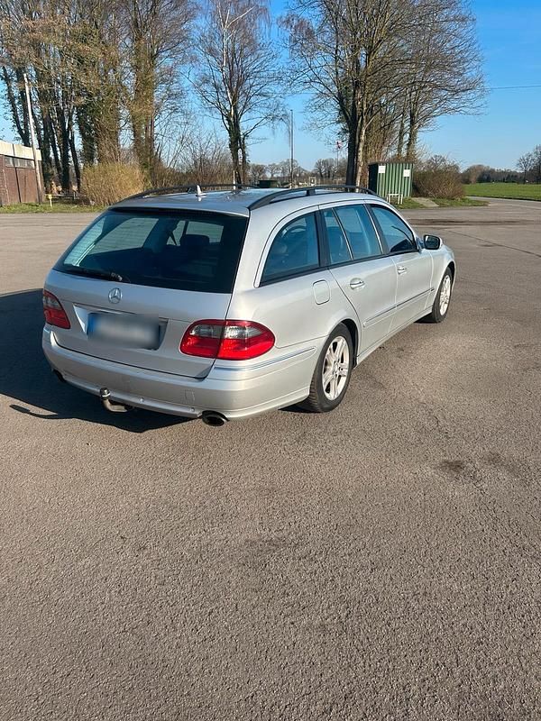 Gebraucht Mercedes E280 190 PS (139 kW) 2008 Silber Kombi