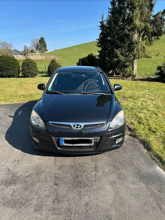 Gebraucht Hyundai i30 Comfort 109 PS (80 kW) 2009 Schwarz Kombi