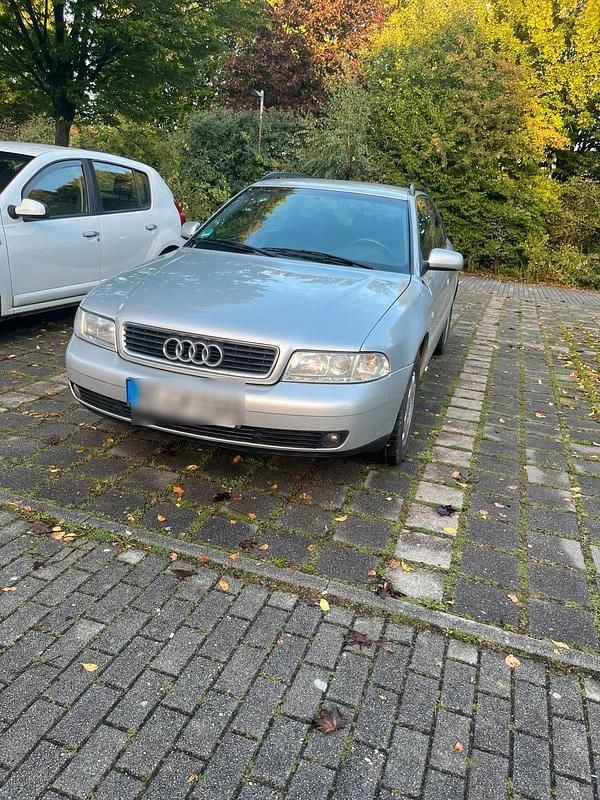 Silber Gebraucht 1999 Audi A4 Kombi | 2.500 € (Fairer Preis) - Bild 1/2