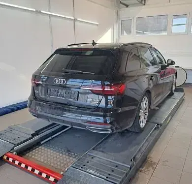 Gebraucht Audi A4 S-Line 286 PS (210 kW) 2022 Mythosschwarz Kombi