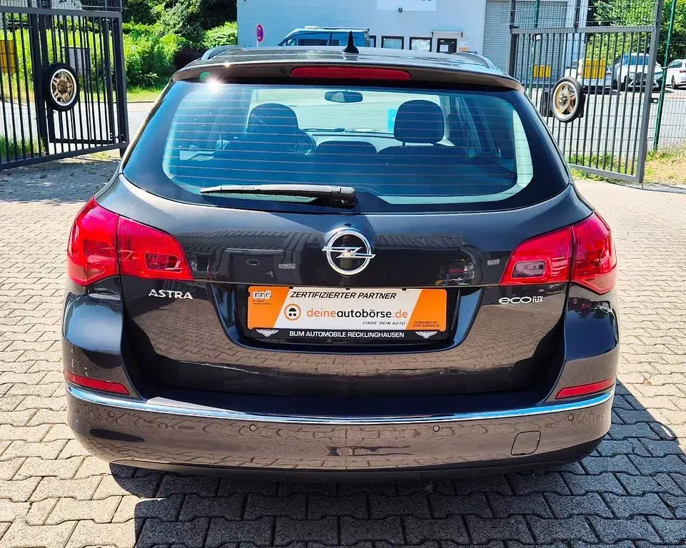 Gebraucht Opel Astra Edition 110 PS (80 kW) 2016 Phantom/rocky/asteroid grey Kombi