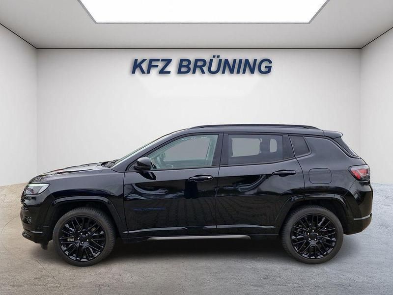 Gebraucht Jeep Compass 241 PS (177 kW) 2022 Solid black SUV