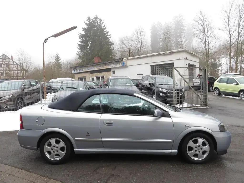 Gebraucht Opel Astra Cabriolet 125 PS (91 kW) 2001 Silber Cabrio