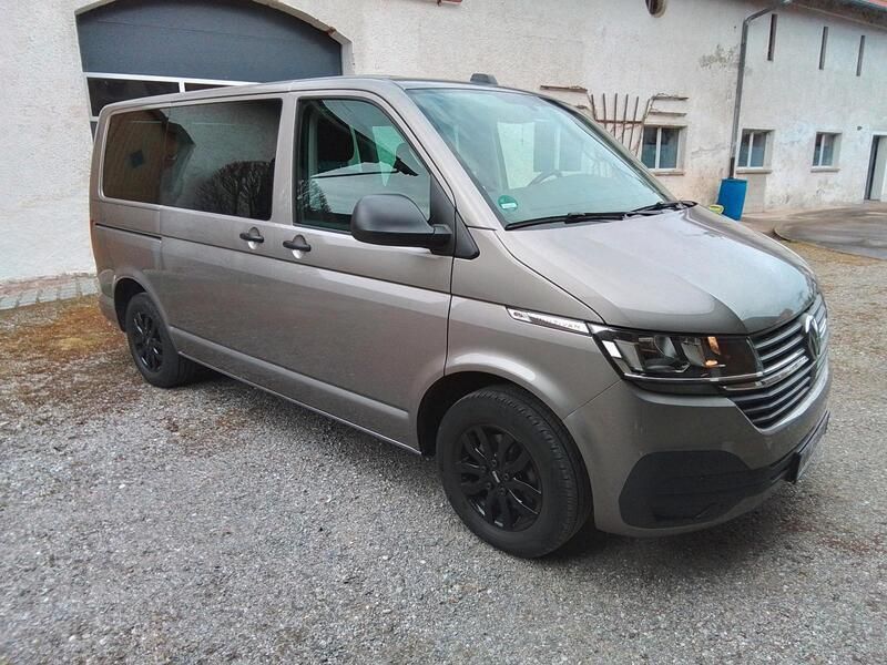 Grau Gebraucht 2020 VW Multivan Van / Kleinbus | 46.000 € (Fairer Preis) - Bild 1/4