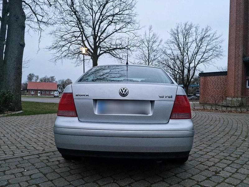 Gebraucht VW Bora 110 PS (80 kW) 2004 Silber Limousine