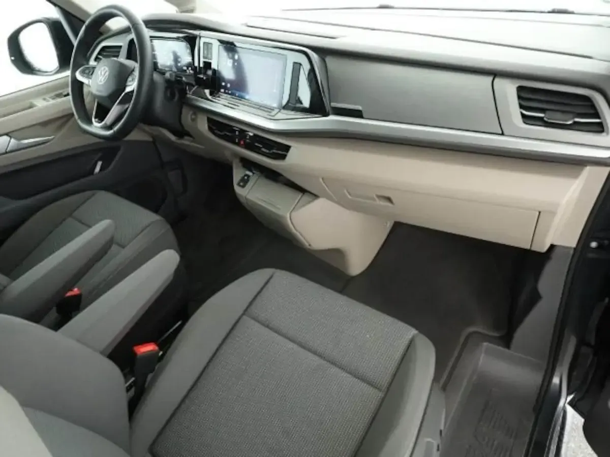 Gebraucht VW Multivan Life 150 PS (110 kW) 2025 Grau Van / Kleinbus