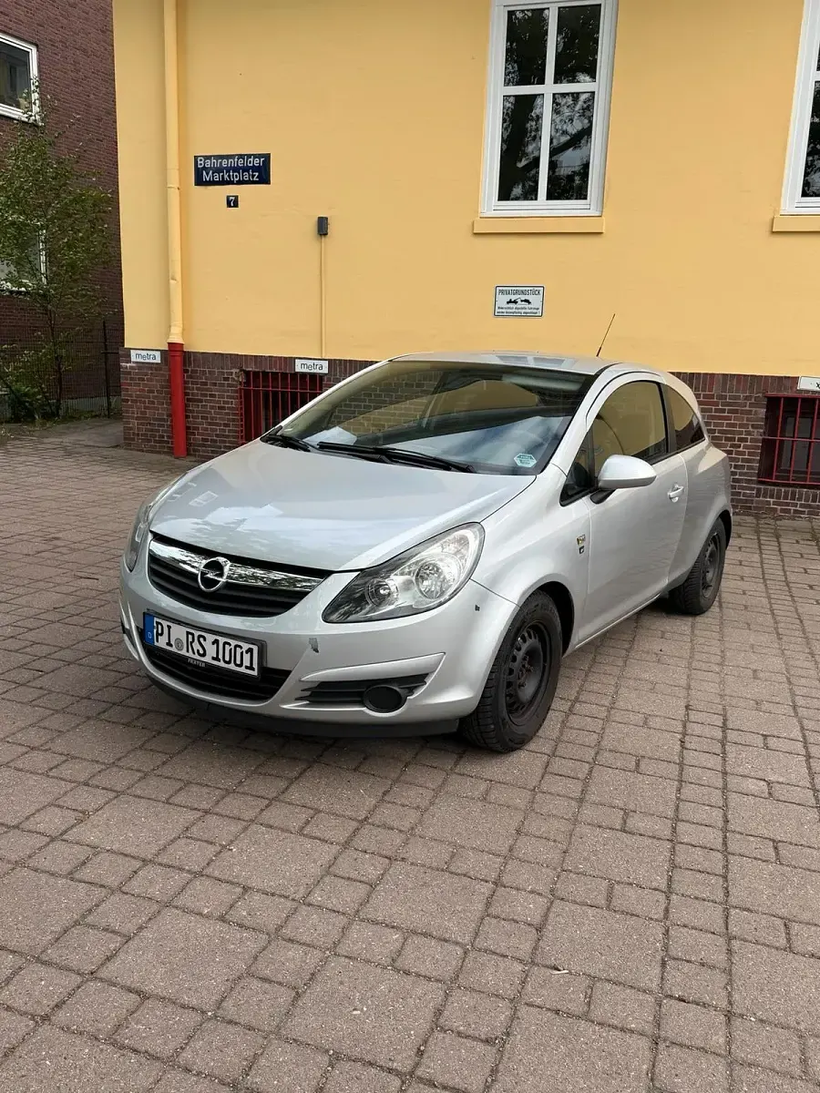 Używany Opel Corsa Edition 60 KM (44 kW) 2010 Srebrny Hatchback