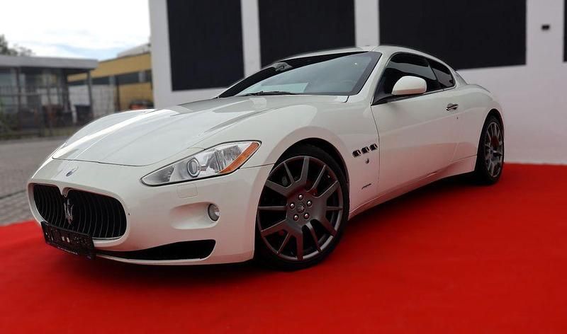Weiß Gebraucht 2009 Maserati Granturismo Coupé | 39.900 € - Bild 1/4