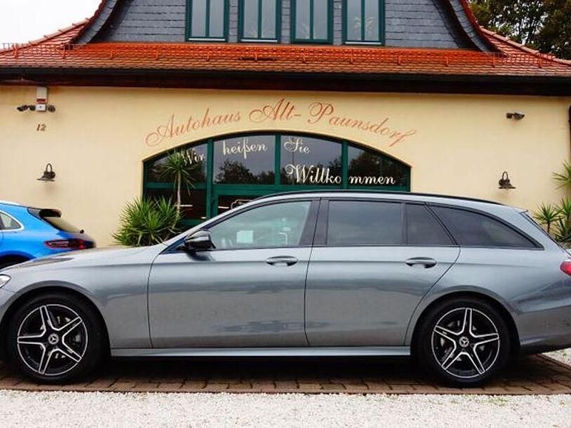 Gebraucht Mercedes E220 AMG line 125 PS (91 kW) 2016 Schwarz Limousine