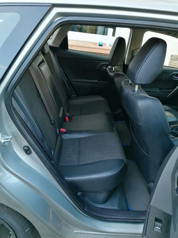 Gebraucht Toyota Auris Hybrid Executive 136 PS (100 kW) 2014 Grau Limousine