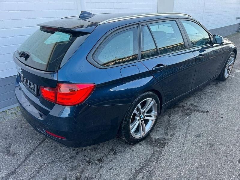 Gebraucht BMW 328 Sport Line 245 PS (180 kW) 2013 Blau Kombi