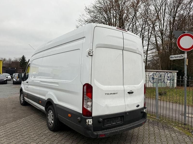 Gebraucht Ford Transit Trend 131 PS (96 kW) 2020 Weiß Van / Kleinbus