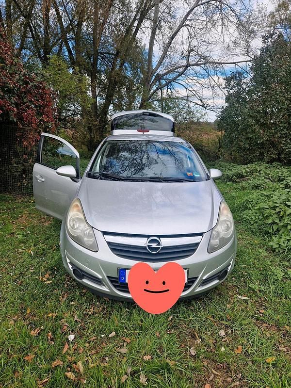 Grau Gebraucht 2010 Opel Corsa Kleinwagen | 3.580 € - Bild 1/4