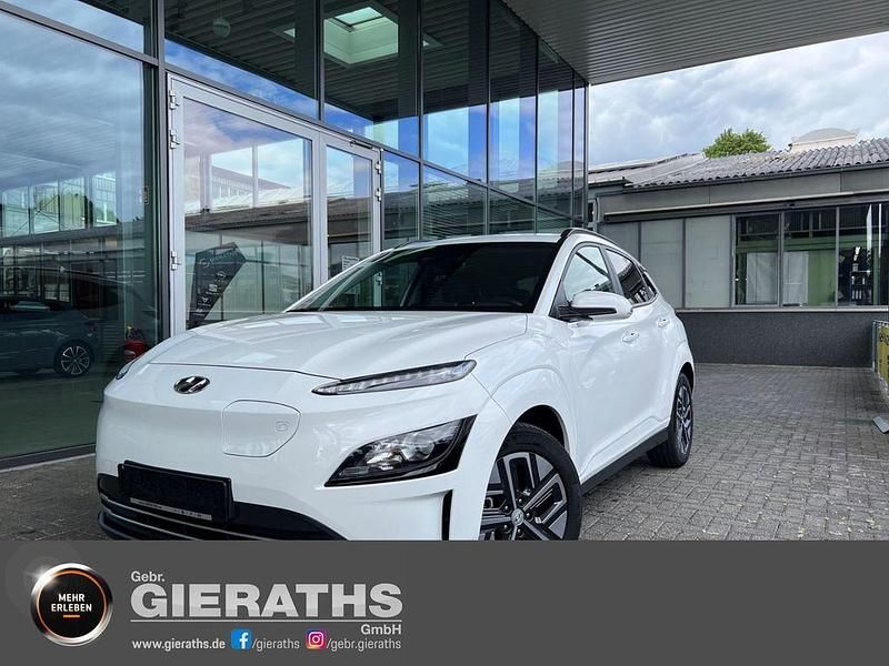 Weiss Gebraucht 2021 Hyundai Kona SUV | 18.450 € (Etwas zu teuer) - Bild 1/4